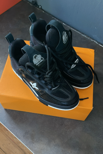 LOUIS VUITTON RUNNER TATIC Sneakers photo review