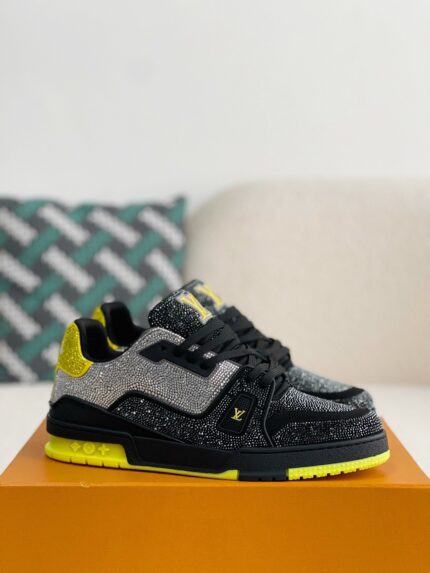 LOUIS VUITTON SNEAKER