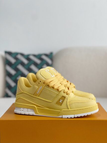 LOUIS VUITTON SNEAKER