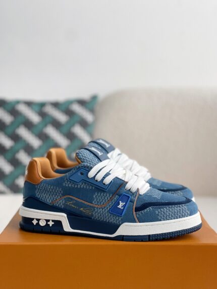 LOUIS VUITTON SNEAKER