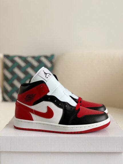 Air Jordan 1 Retro High OG Bred Toe