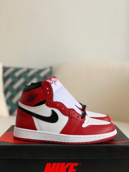 Air Jordan 1 Retro High OG Bred Toe