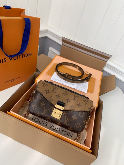 LOUIS VUITTON Pochette Metis EAST WEST messengerbag M46225,size: 21.5*13.5*6CM