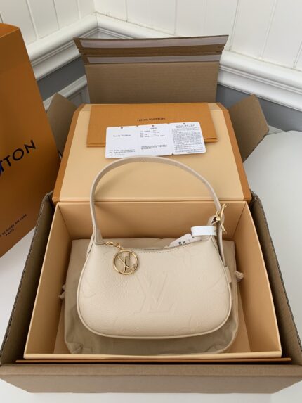 Louis Vuitton 23 New MINI MOON Handbag M82519Top Quality Size:20.5*11*5cm
