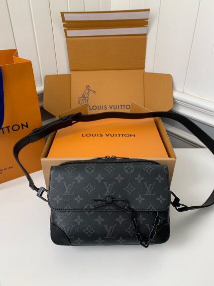 Louis Vuitton Autumn/Winter New STEAMER BlackFlower Messenger Bag M46795, Top Quality Size: 24*17*5cm