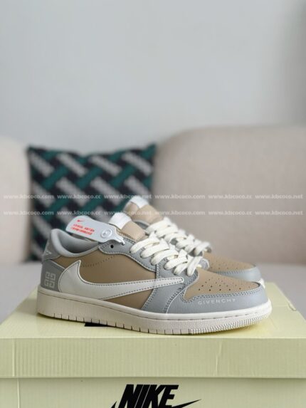 Givenchy x Nike Dunk Casual Sneaker
