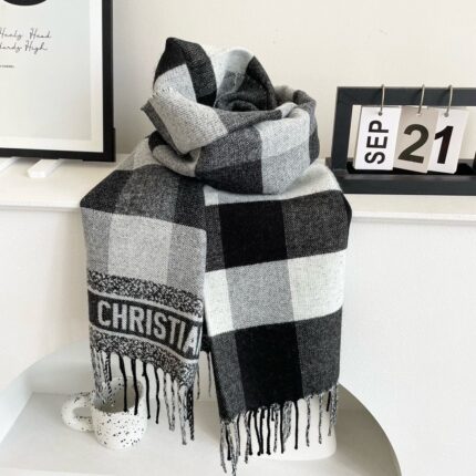 Dior classic scarf Size: 50*180cm