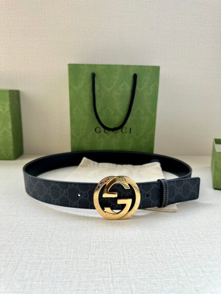 GUCCI GG Supreme interlocking double G buckle canvas belt Width: 3.8cm