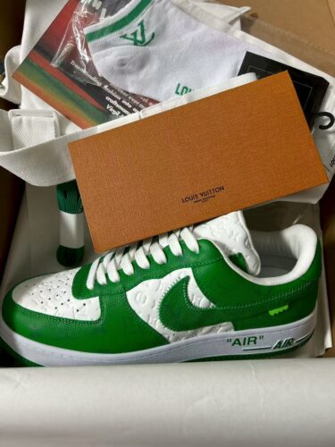 LOUIS VUITTON x NIKE AIR FORCE 1 Sneaker photo review