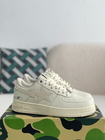 A BATHING APE MenS BAPE STA LOW SNEAKER
