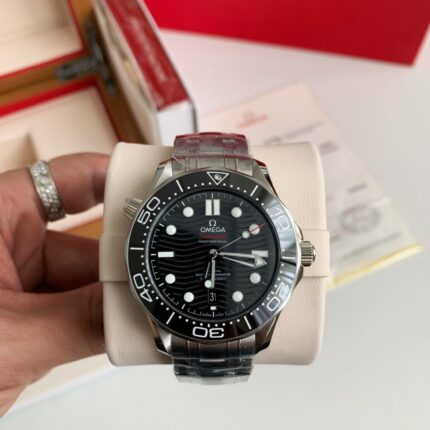 Omega Seahorse Series 300-meter divewristwatch,43.5mm