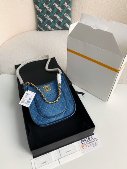 Chanel Denim Hobo pocket stragglershoulder bag Size: 22*6*24cm