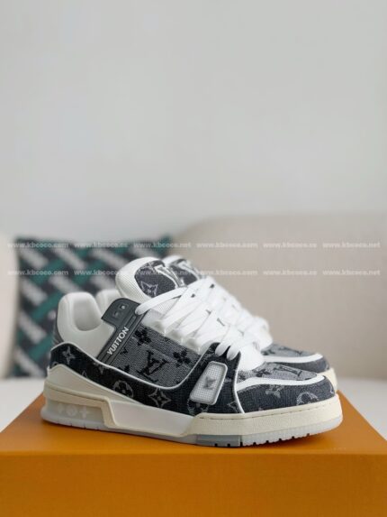 LOUIS VUITTON TRAINER SNEAKERS