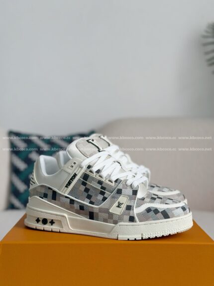 LOUIS VUITTON TRAINER SNEAKERS