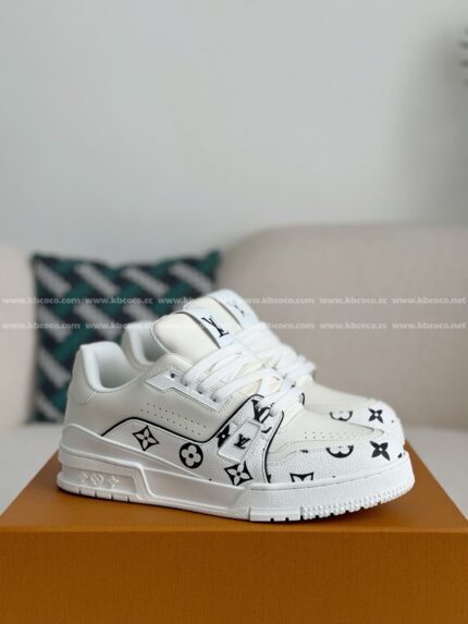 LOUIS VUITTON TRAINER SNEAKERS
