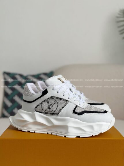 LOUIS VUITTON CASUAL SPORTS SHOES