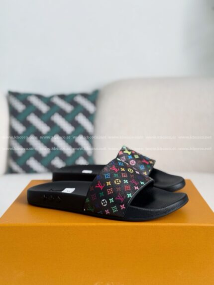 LOUIS VUITTON SLIPPERS