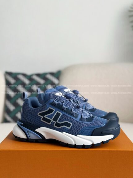 LOUIS VUITTON RUNNER TATIC CASUAL SHOES