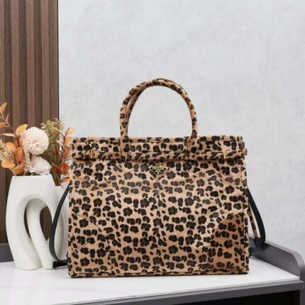 Prada 24fw autumn and winter leopard print handbag Size: 38cmx30cmx11cm