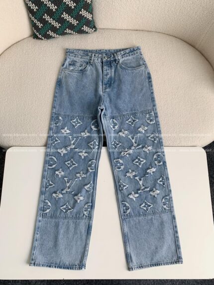 Louis Vuitton Costumes