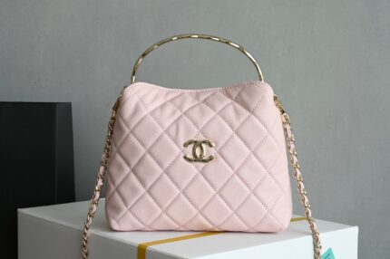 đđĄđđ§đđĽ đđđŹ đ˘đđźđ đźđđđđ đ§đđťđ lunch box bag pink