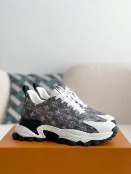 LOUIS VUITTON CASUAL SNEAKERS
