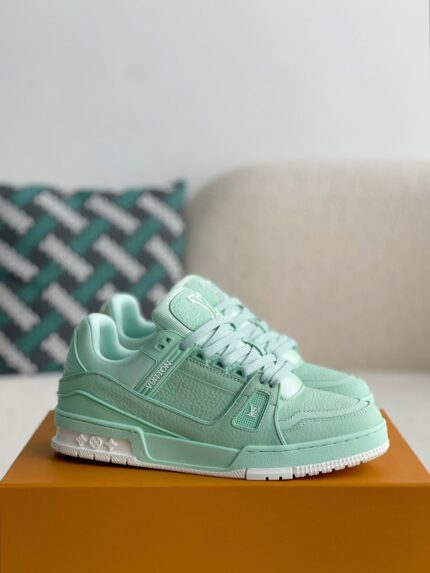 LOUIS VUITTON SNEAKER