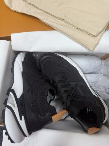 LOUIS VUITTON RUNNER TATIC SNEAKERS photo review