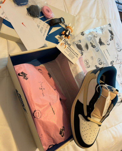 TravisScottx AirJordan1 AJ LoW photo review