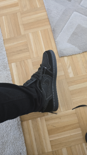 Nike AirJordan1 x TravisScott AJ Low photo review