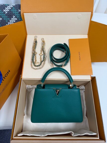 Louis Vuitton Capucines BB Handbag Size: 27cm*18cm*9cm