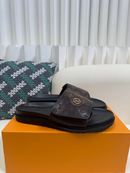 LOUIS VUITTON SANDALS