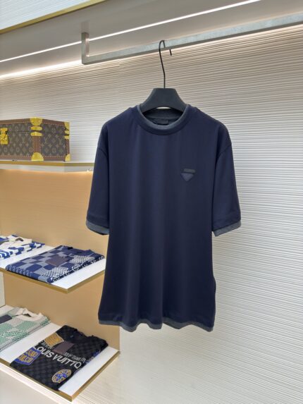 Prada triangular fabric logo round neck short sleeved shirt