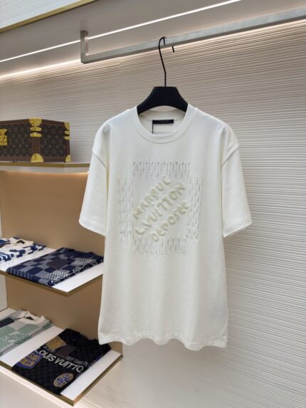 LOUIS VUITTON Embroidered Bead Letter T-shirt