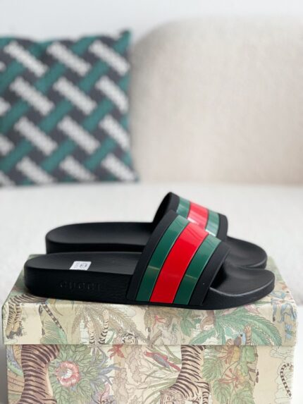 Gucci slippers