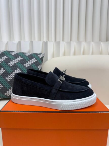 Hermès 25WF casual shoes