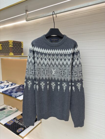 LOUIS VUITTON Full Diamond Snowflake Sweater