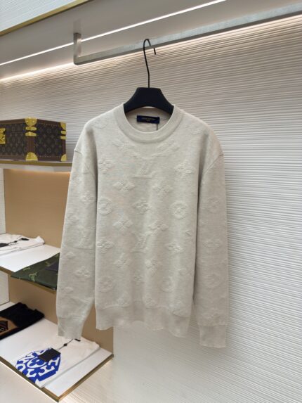 LOUIS VUITTON letter dark embossed sweater