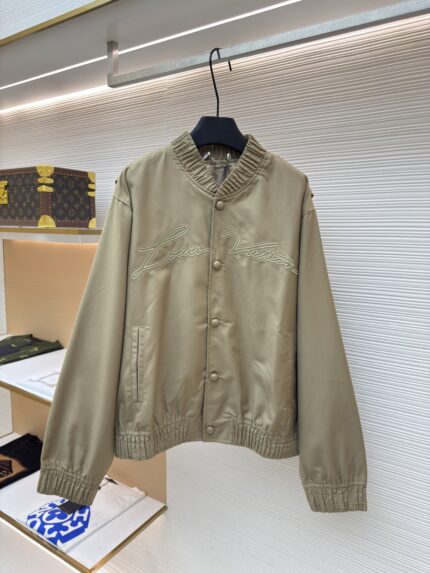 LOUIS VUITTON Embroidered silhouette jacket