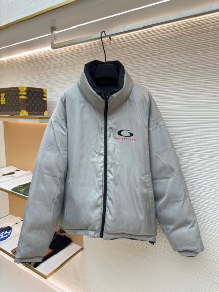 Balenciaga double-sided embroidered cotton jacket