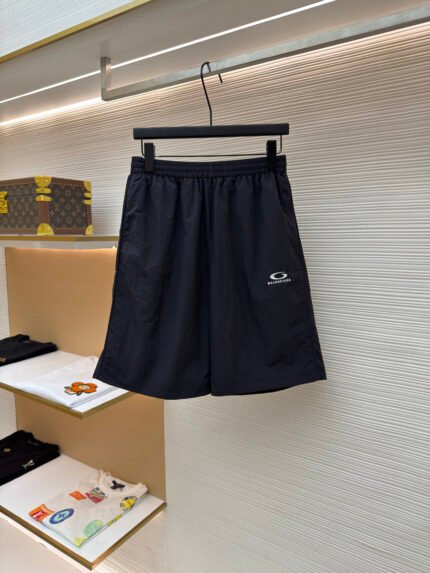 Balenciaga Elastic-Waist Straight-Leg Casual Shorts
