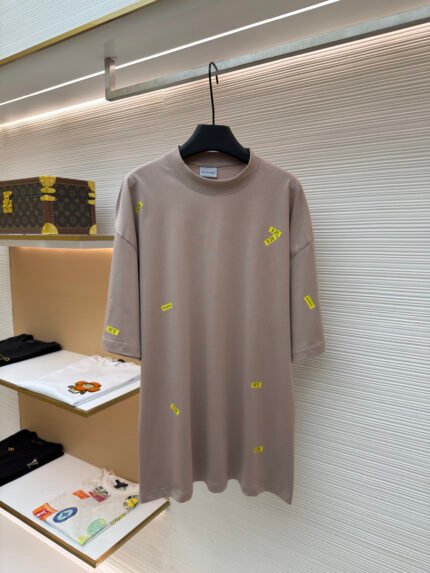 Balenciaga 520 Label Print Short-Sleeve T-Shirt