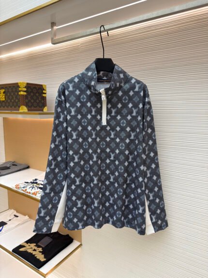 Louis Vuitton Ski Collection Long-Sleeve T-Shirt with Zip Closure