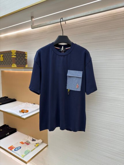 Moncler Logo-Pocket Short-Sleeve T-Shirt