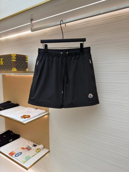 Moncler Logo-Pocket Shorts