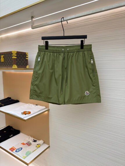 Moncler Logo-Pocket Shorts