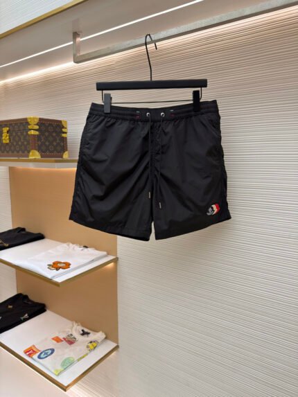 Moncler Logo-Patch Shorts